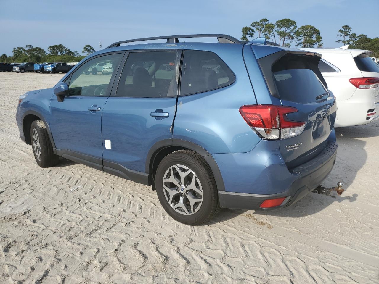 2019 Subaru Forester Premium blue null gas JF2SKAEC3KH543151 photo #3