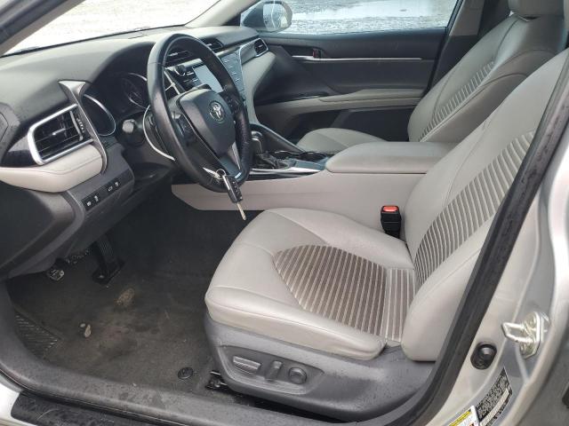  TOYOTA CAMRY 2018 Srebrny