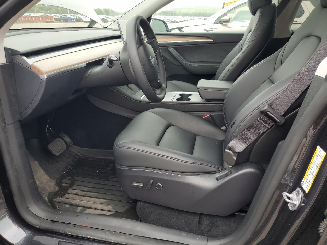 2024 Tesla Model Y VIN: 7SAYGDEE2RF132351 Lot: 56533415
