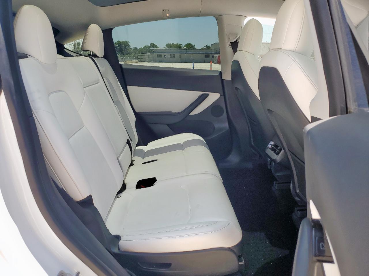 2021 Tesla Model Y VIN: 5YJYGAEE0MF113298 Lot: 56751235