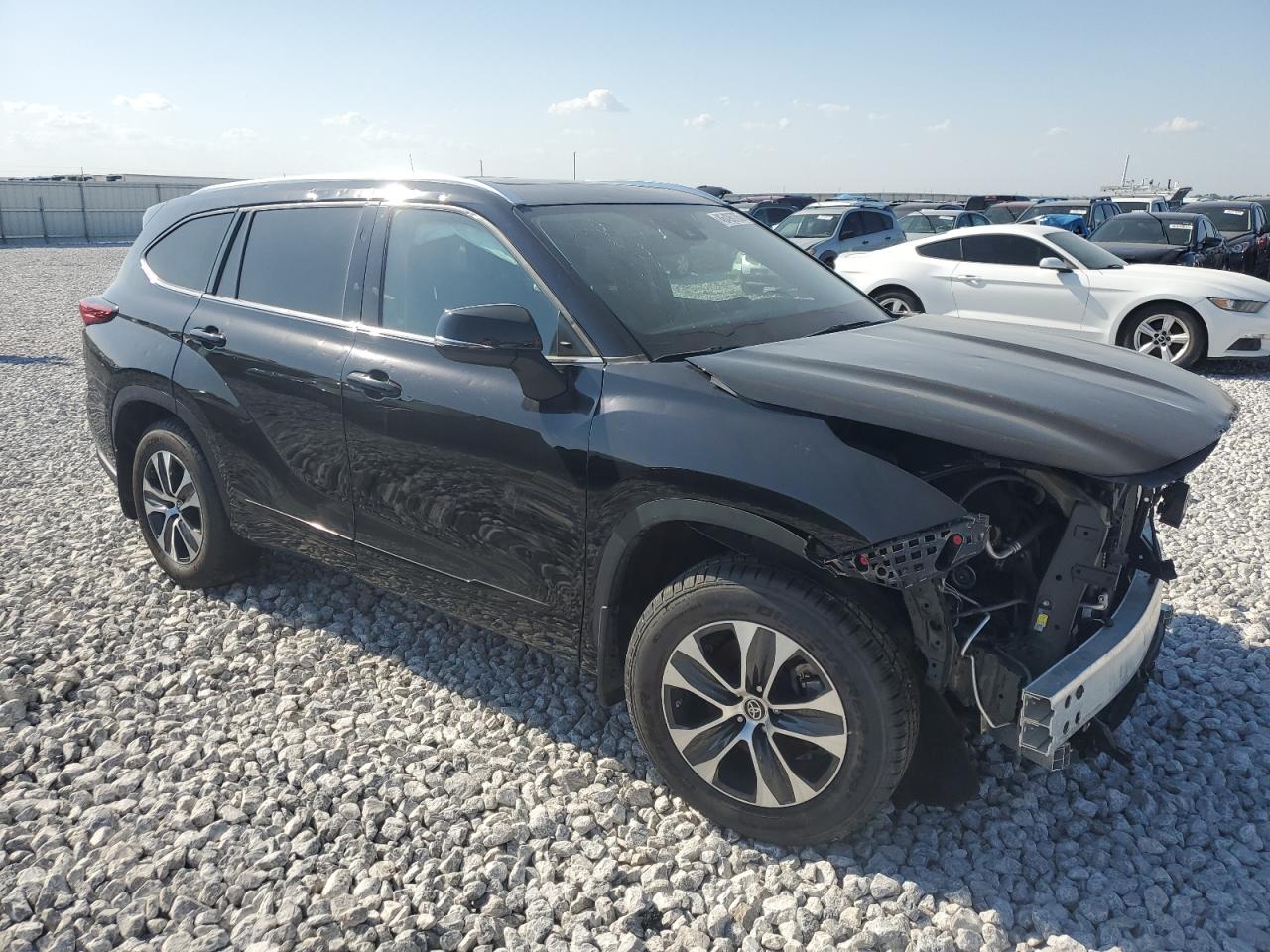 2020 Toyota Highlander - Image 4