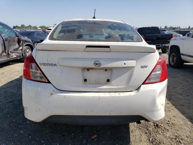  NISSAN VERSA 2018 Білий