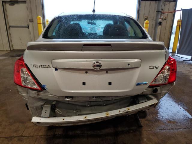  NISSAN VERSA 2014 Srebrny