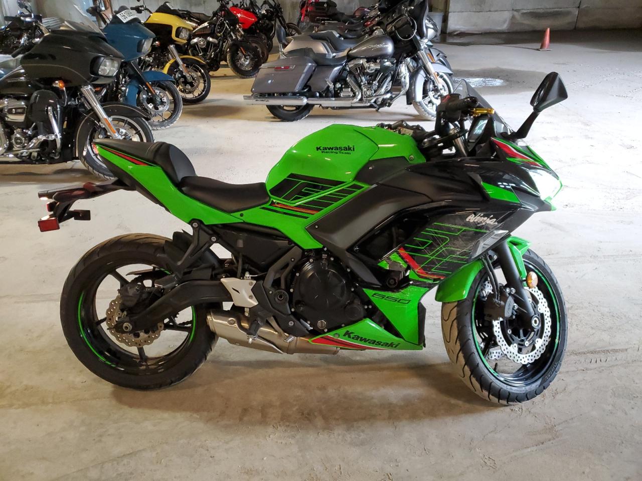 2024 Kawasaki Ex650 P for Sale in Candia, NH - Side