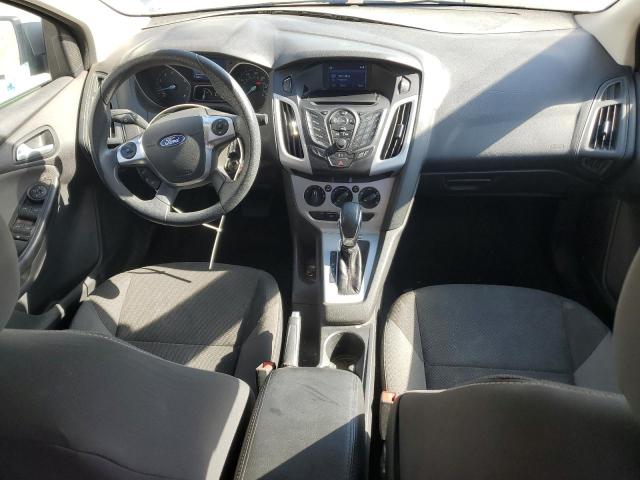 Sedans FORD FOCUS 2014 Srebrny