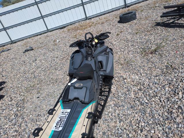 2022 SKIDOO SUMMIT X 8  