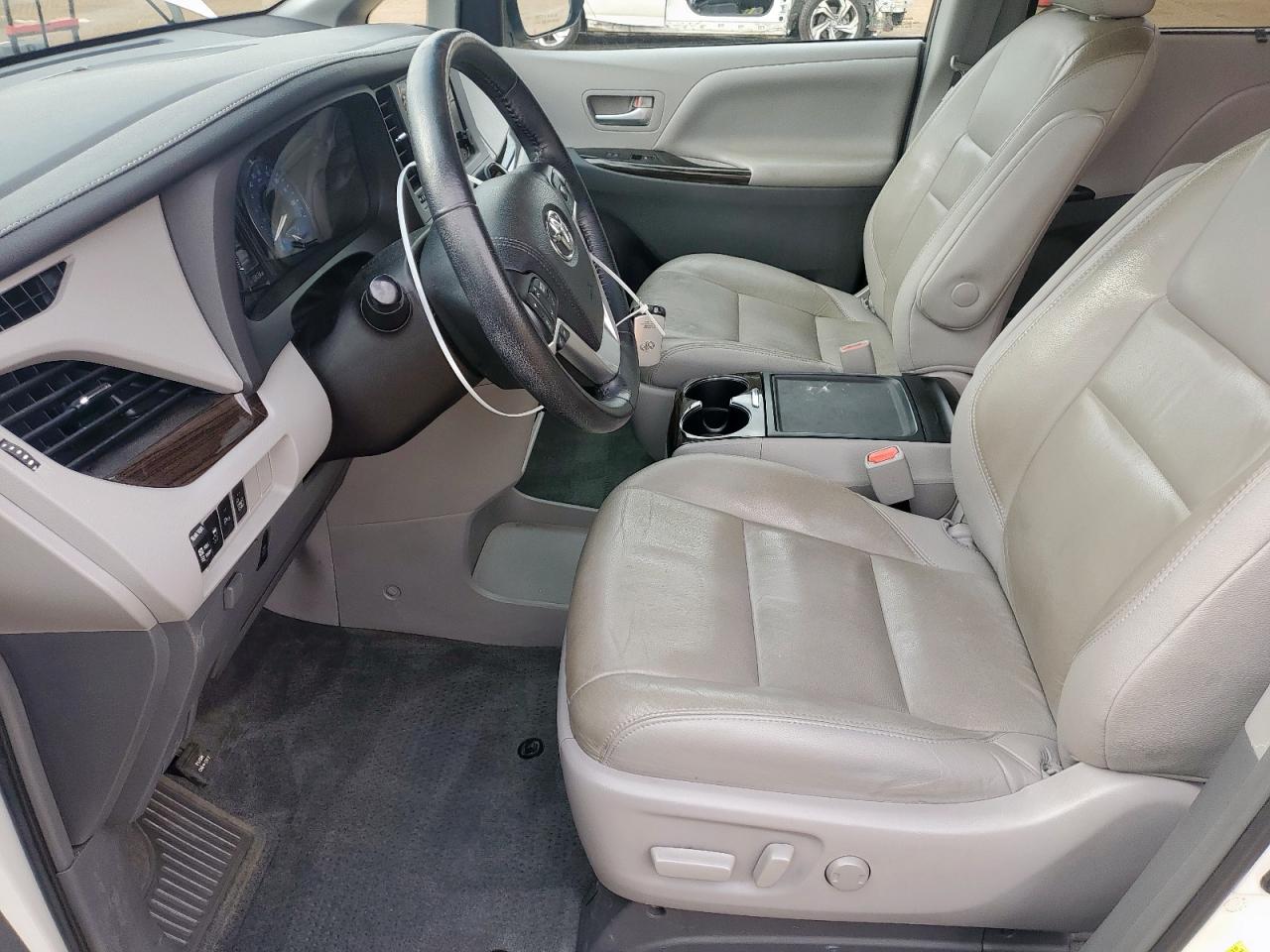 2015 Toyota Sienna Xle VIN: 5TDYK3DC3FS576240 Lot: 56745965