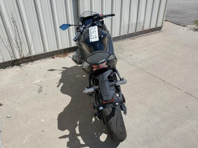  KAWASAKI EX650 R 2025 Черный