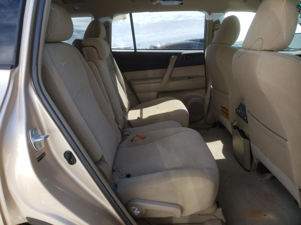 2010 Toyota Highlander VIN: 5TDBK3EHXAS035677 Lot: 57798225