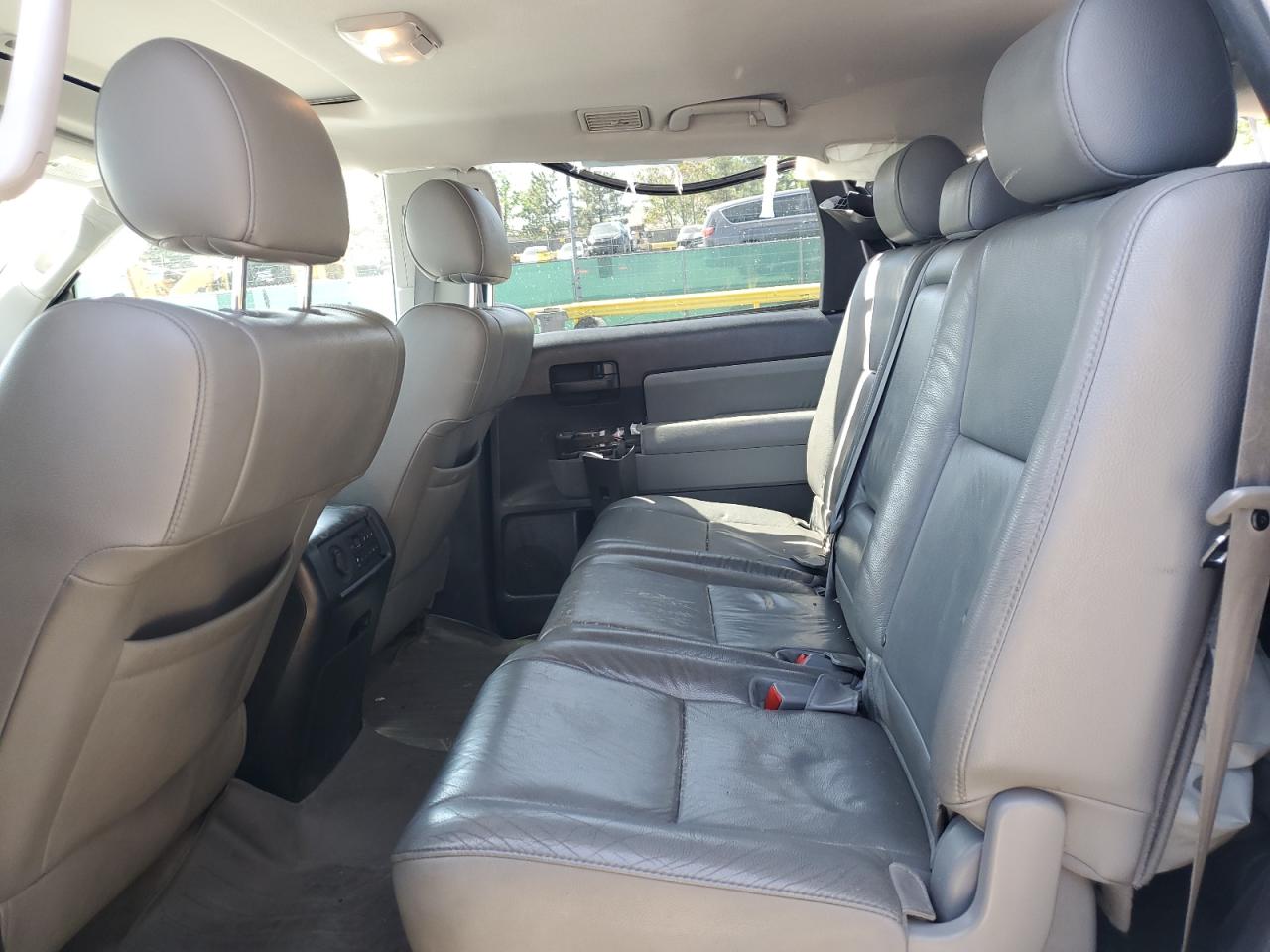 2011 Toyota Sequoia Sr5 VIN: 5TDBY5G14BS051272 Lot: 56782825