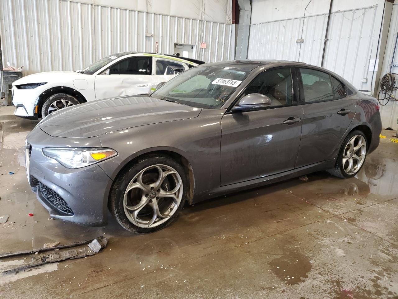 2018 Alfa Romeo Giulia Ti Q4 for Sale in Franklin, WI - Side