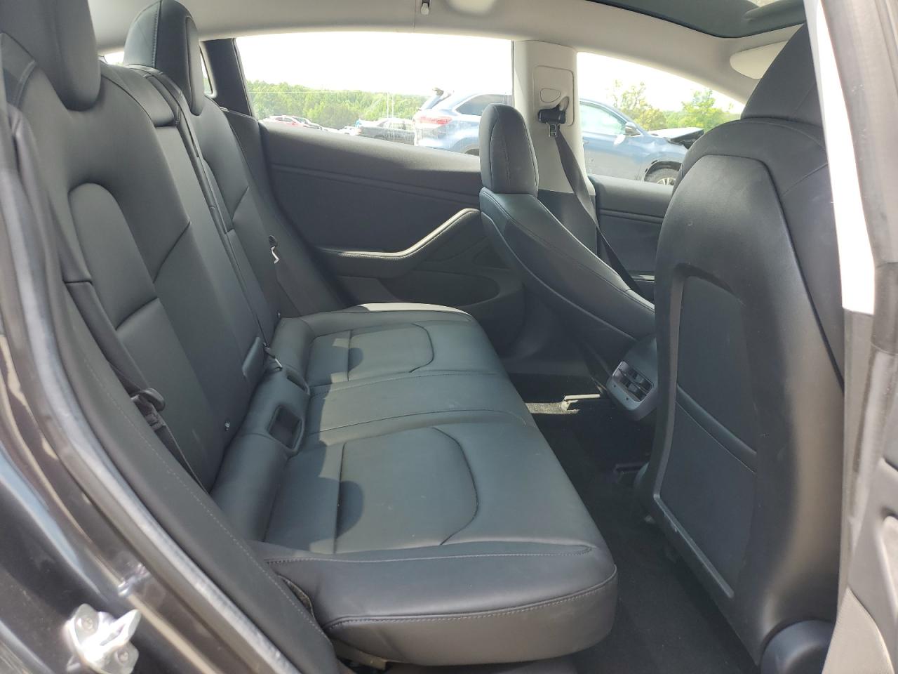 2018 Tesla Model 3 VIN: 5YJ3E1EA2JF006827 Lot: 56476765
