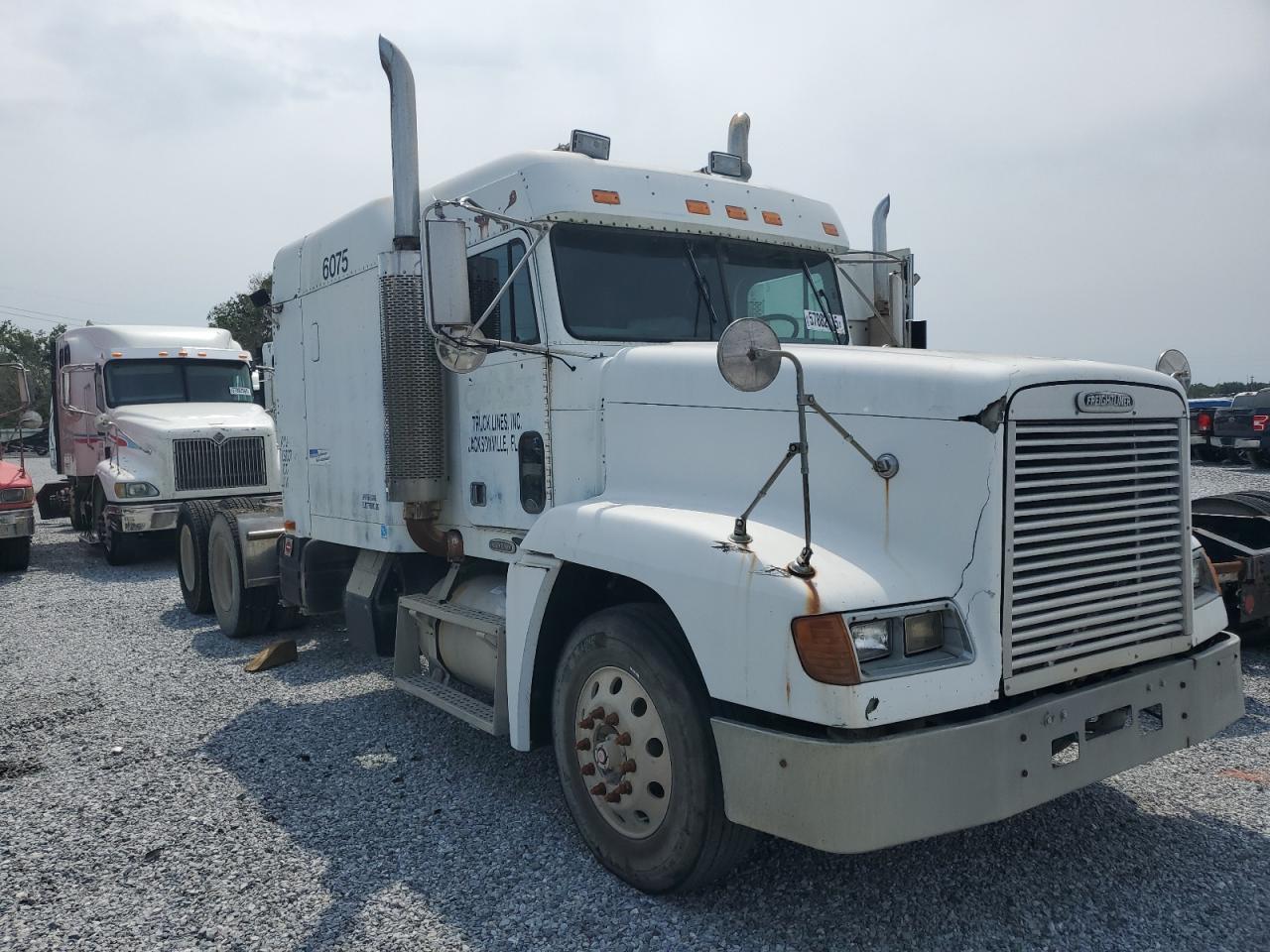 2000 Freightliner Conventional Fld120 Semi Truck en Venta en Riverview, FL - Front End