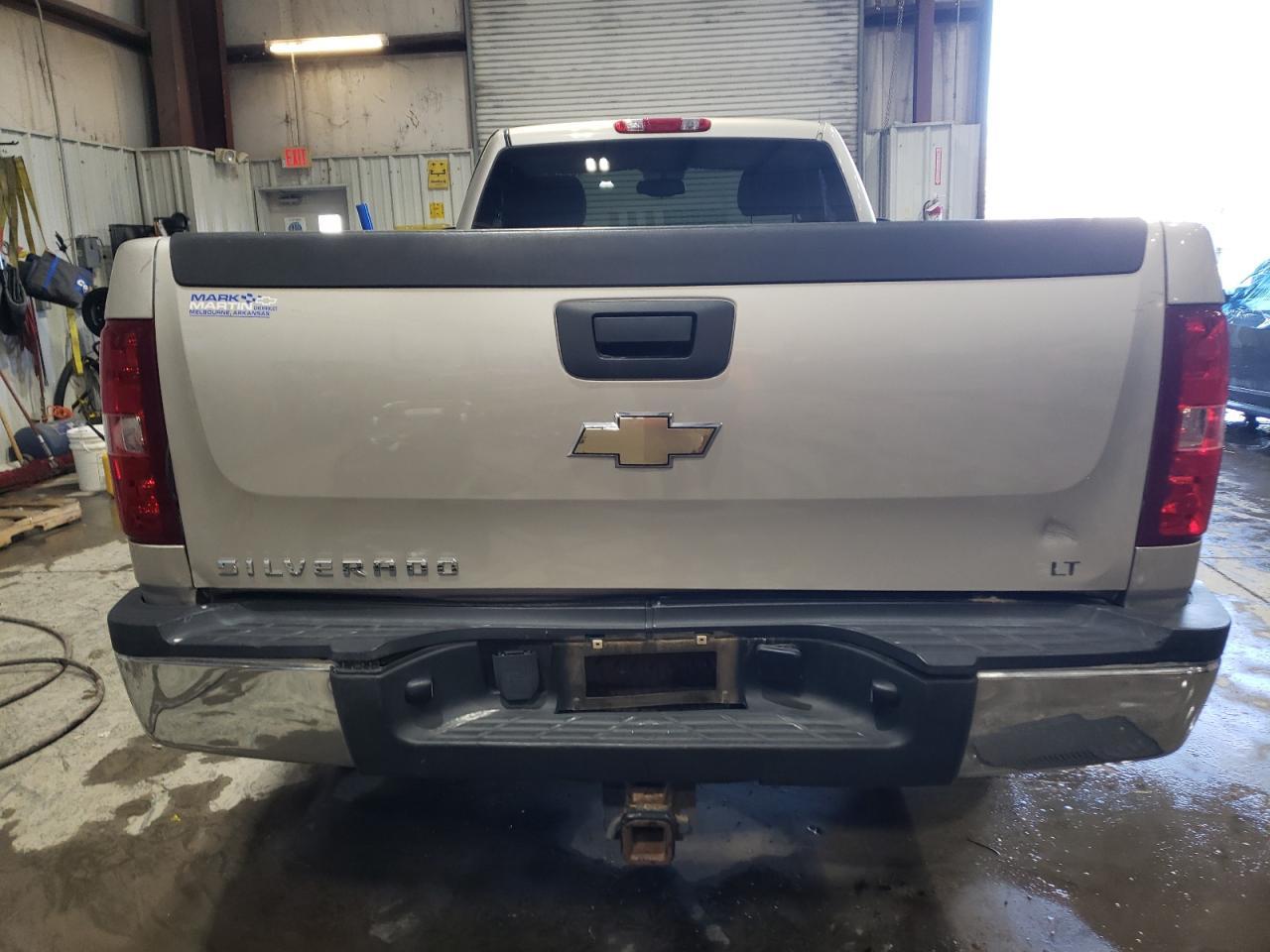 2009 Chevrolet Silverado - Image 6