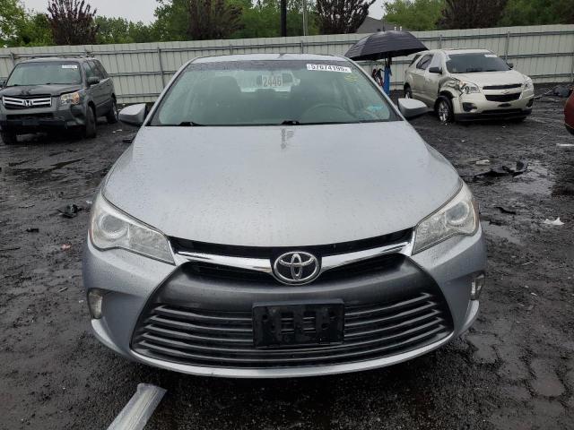  TOYOTA CAMRY 2015 Srebrny