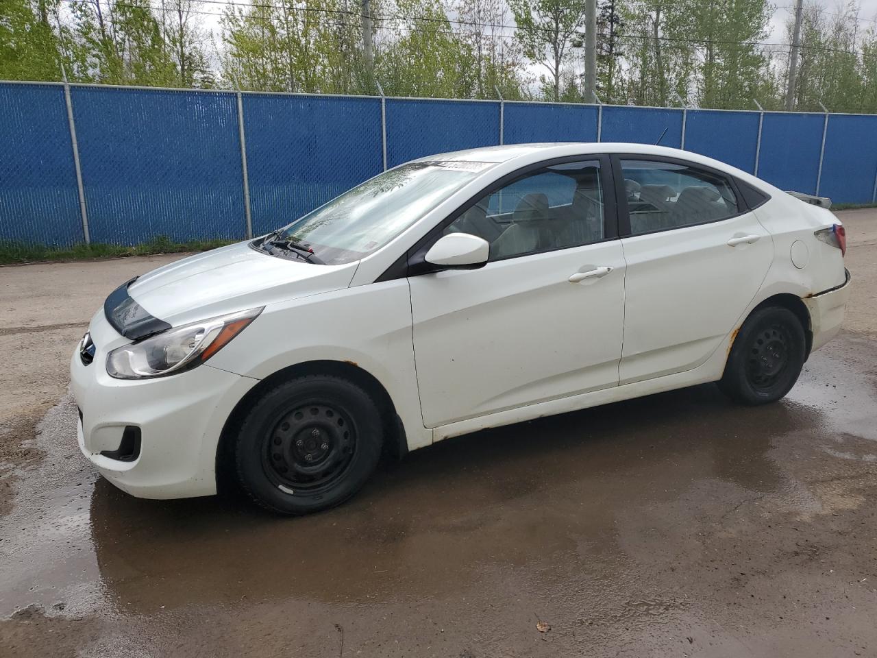 2012 Hyundai Accent Gls იყიდება Moncton-ში, NB - Rear End