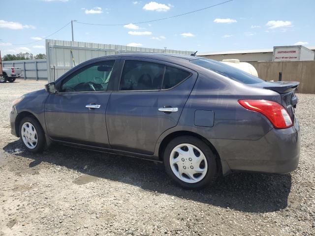 Sedans NISSAN VERSA 2015 Szary
