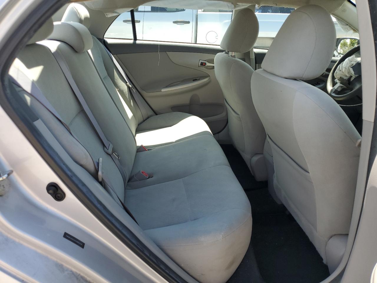 2010 Toyota Corolla Base VIN: 1NXBU4EE2AZ355279 Lot: 57111135