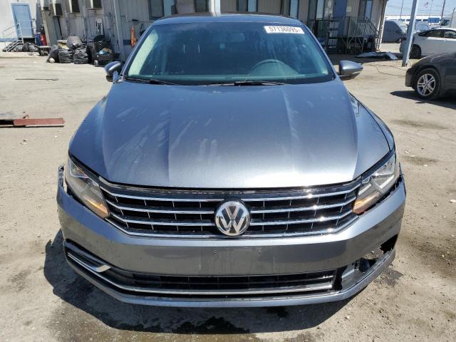  VOLKSWAGEN PASSAT 2017 Серый