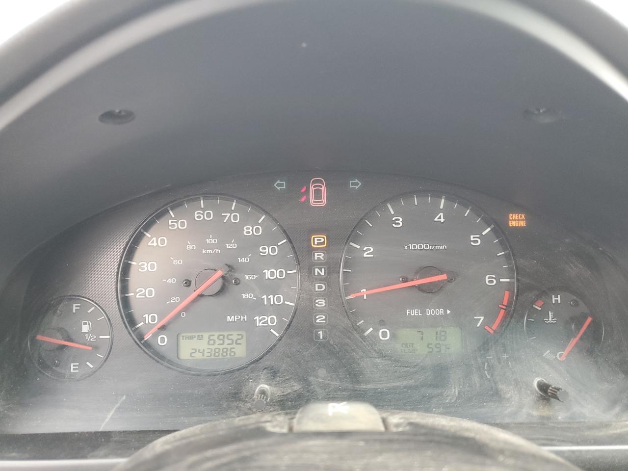 2002 Subaru Legacy L VIN: 4S3BE635727213302 Lot: 58575235