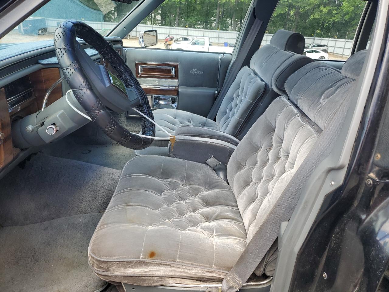 1988 Cadillac Brougham VIN: 1G6DW51Y1J9731375 Lot: 55673625