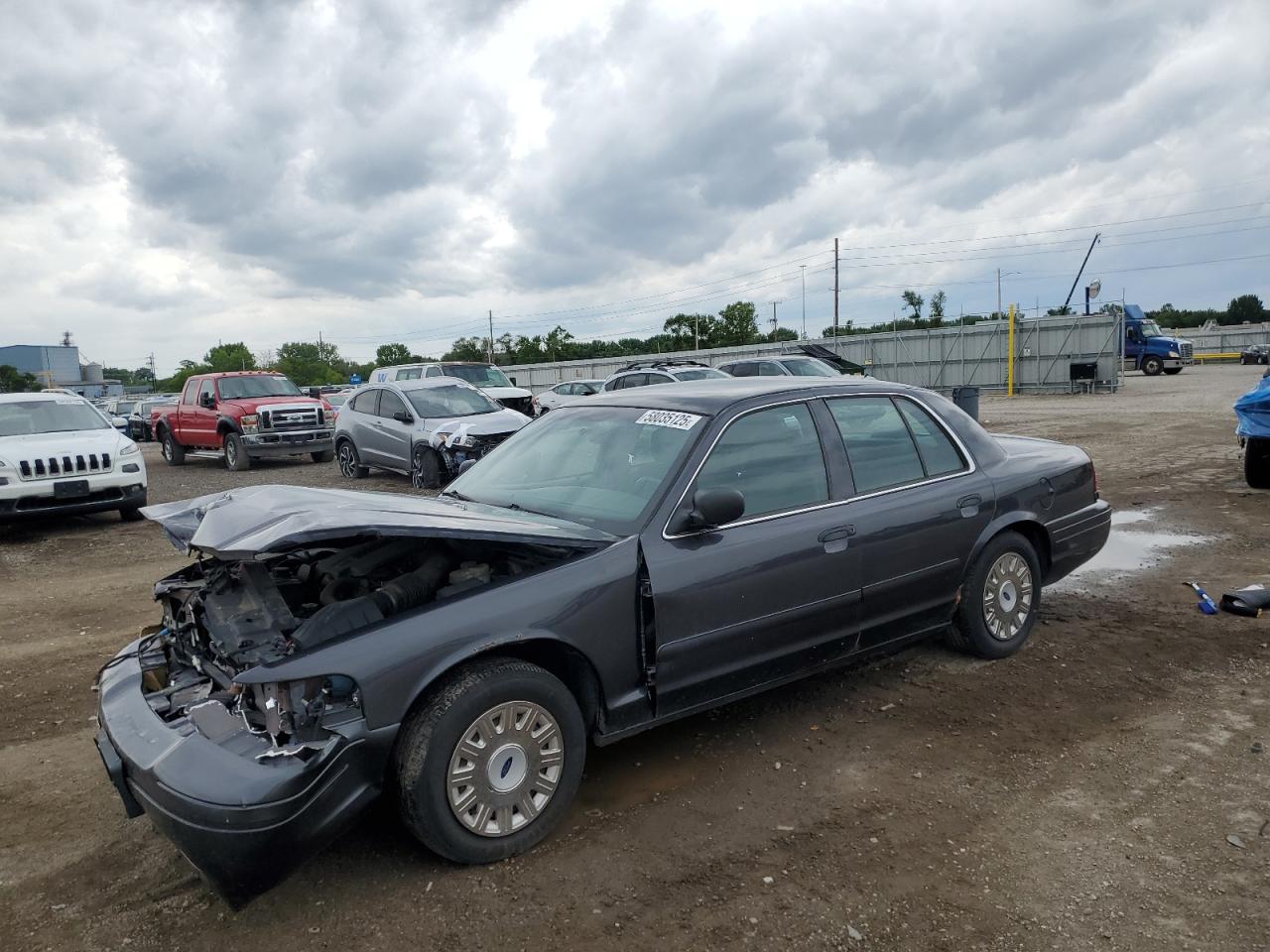 Des Moines, IA에서 판매 중인 2004 Ford Crown Victoria Police Interceptor - Front End