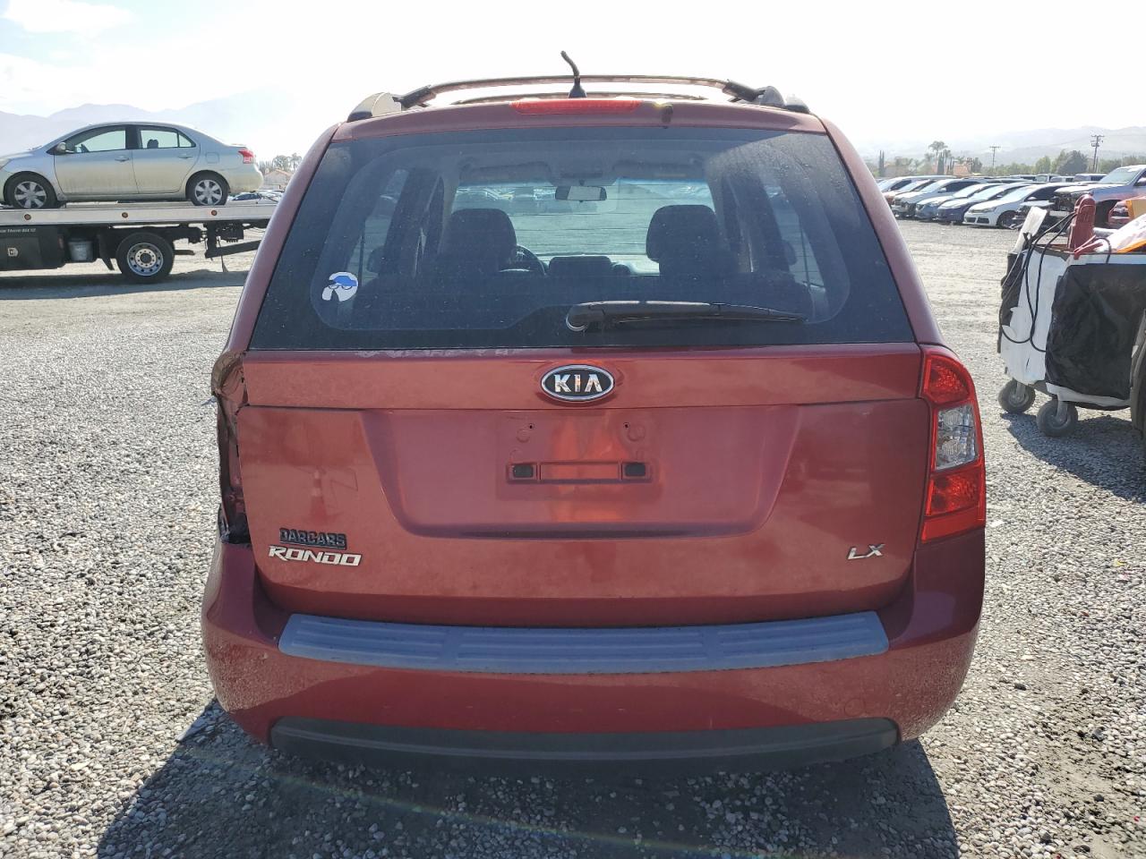 2008 Kia Rondo Base VIN: KNAFG525487172625 Lot: 55455925
