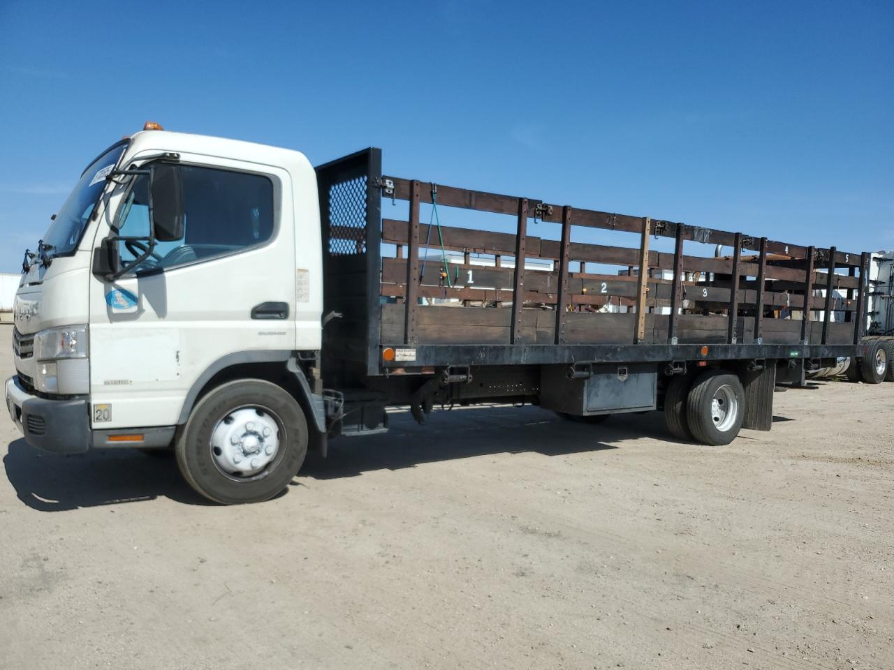 2012 Mitsubishi Fuso Truck Of America Inc Fe Fec92S продається в Colton, CA - Normal Wear