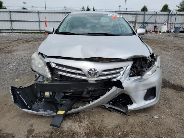  TOYOTA COROLLA 2013 Серебристый