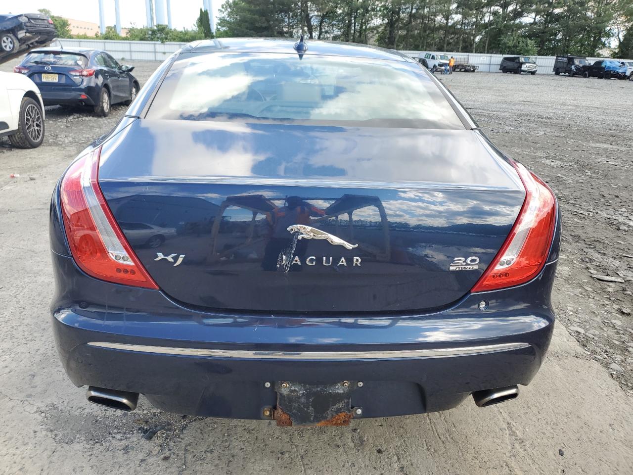 2013 Jaguar Xj VIN: SAJWJ1CD7D8V49943 Lot: 57873345