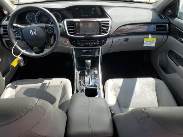 Sedans HONDA ACCORD 2017 Srebrny