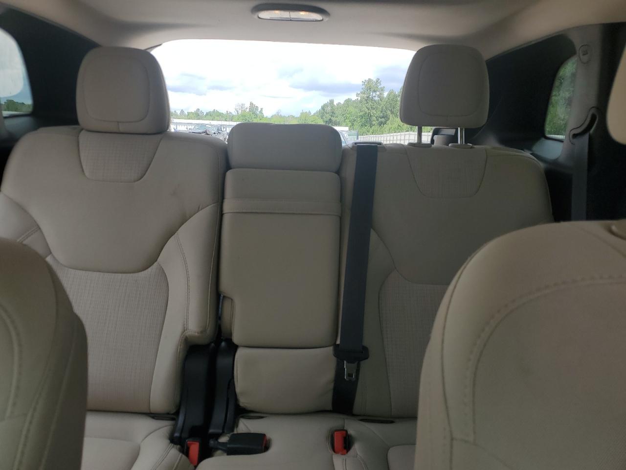 2015 Jeep Cherokee Latitude VIN: 1C4PJLCB4FW554268 Lot: 56328195