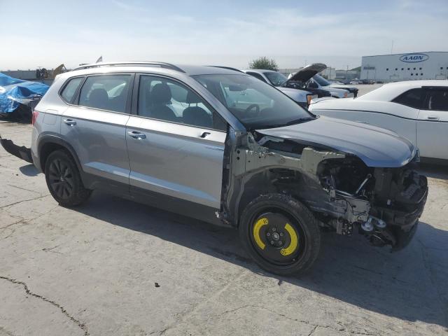  VOLKSWAGEN TAOS S 2024 Серебристый