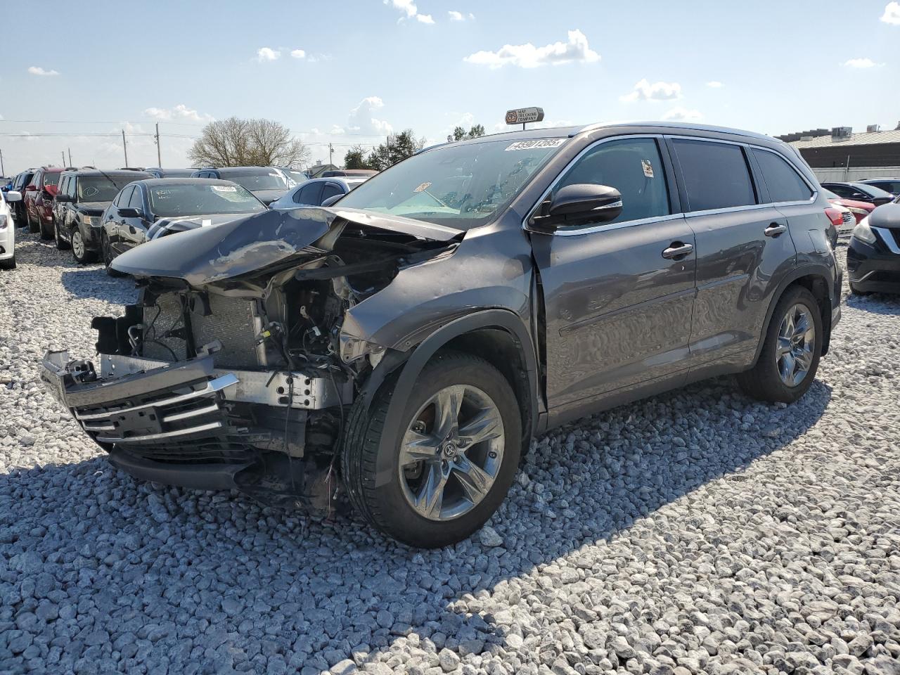 2018 Toyota Highlander - Image 1