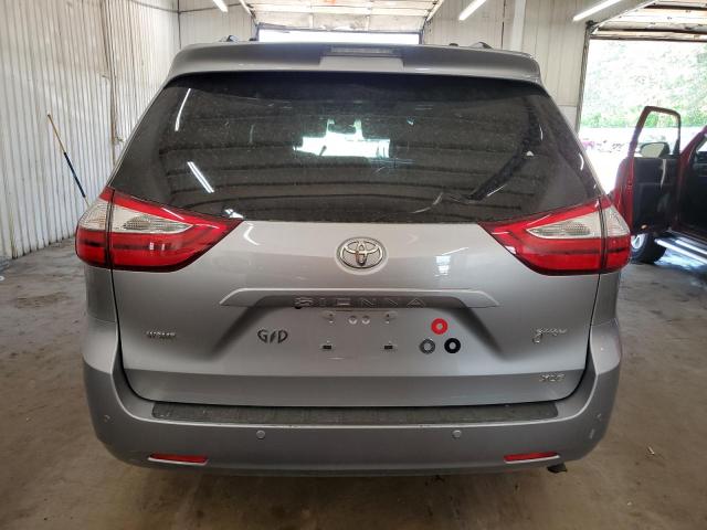 Minivans TOYOTA All Models 2017 Srebrny