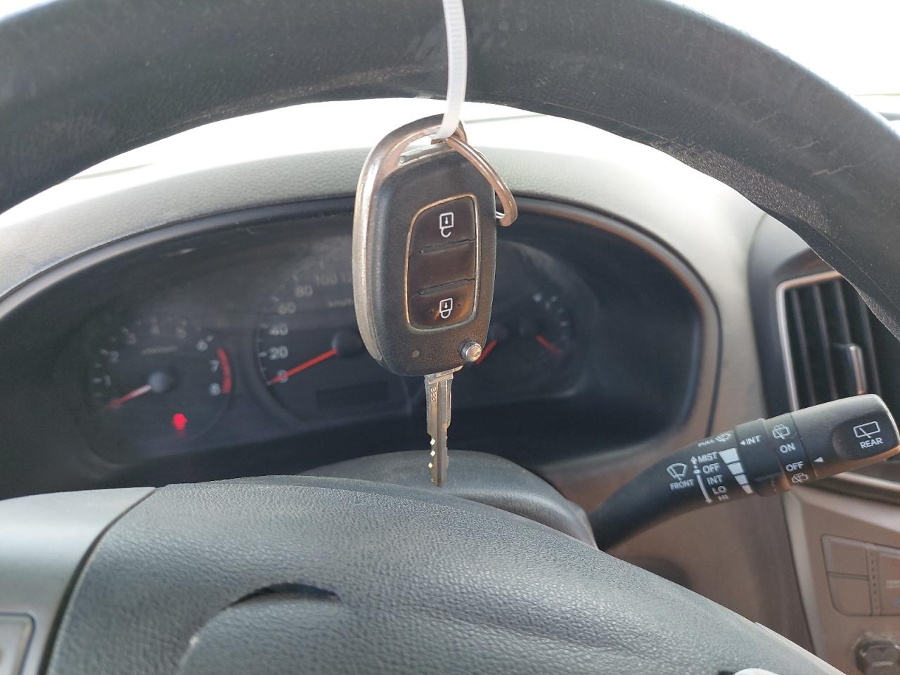 KMJWA37R0HU891015 - 2017 Hyundai H1 - #undefined