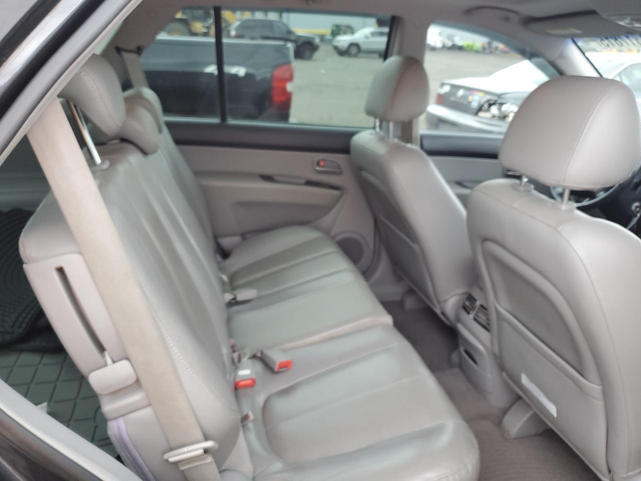 2007 Kia Rondo Lx VIN: KNAFG526477080843 Lot: 57317815