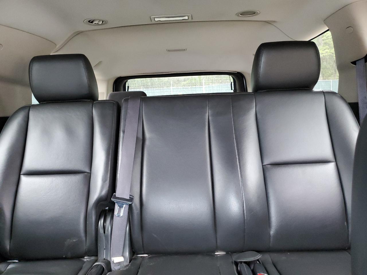2007 Chevrolet Suburban K2500 VIN: 3GNGK26K77G135583 Lot: 57054455