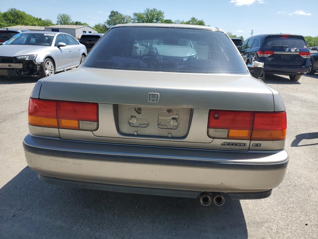 1992 Honda Accord Ex VIN: 1HGCB7671NA082828 Lot: 57551185