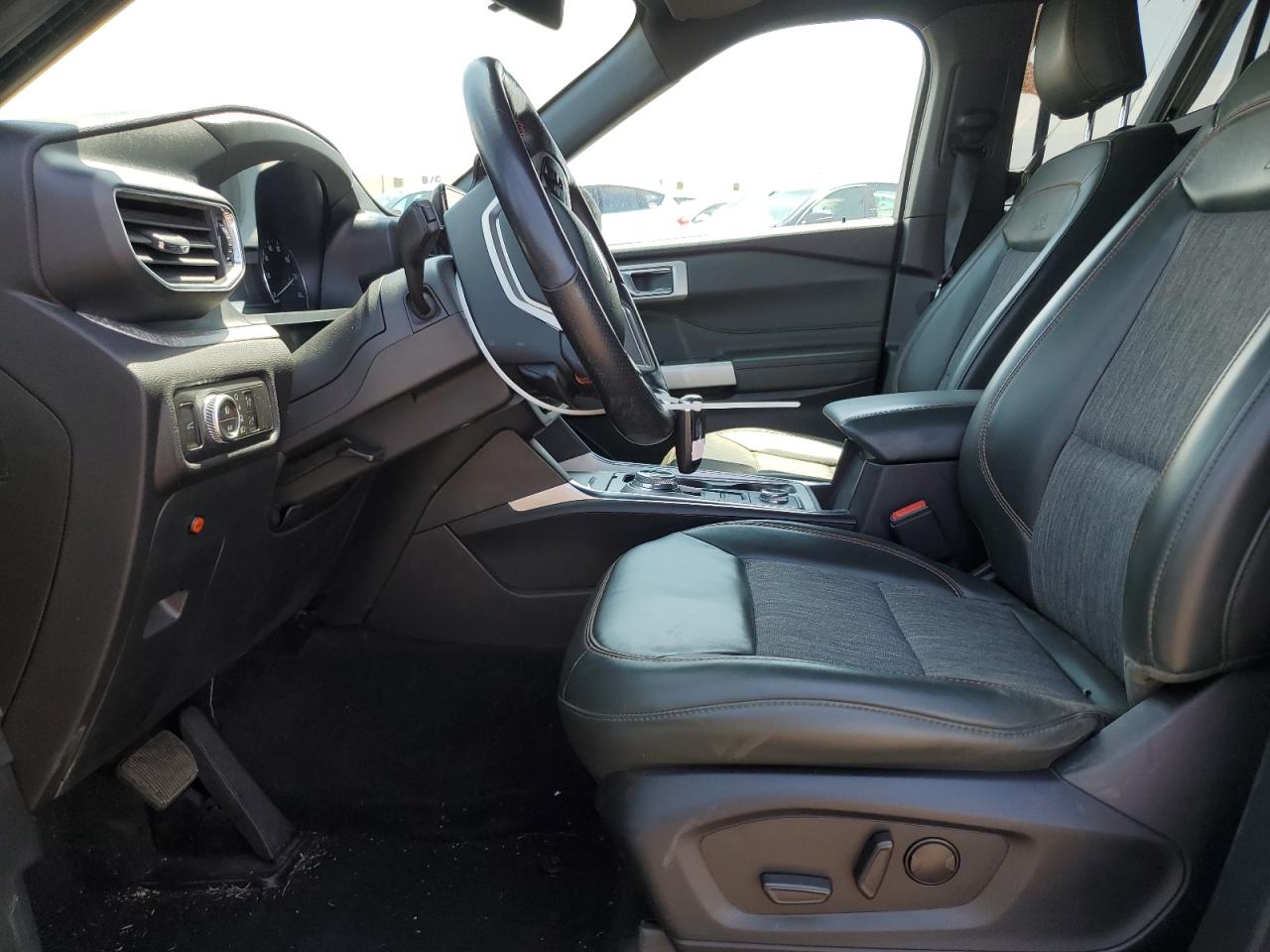 2022 Ford Explorer - Image 7