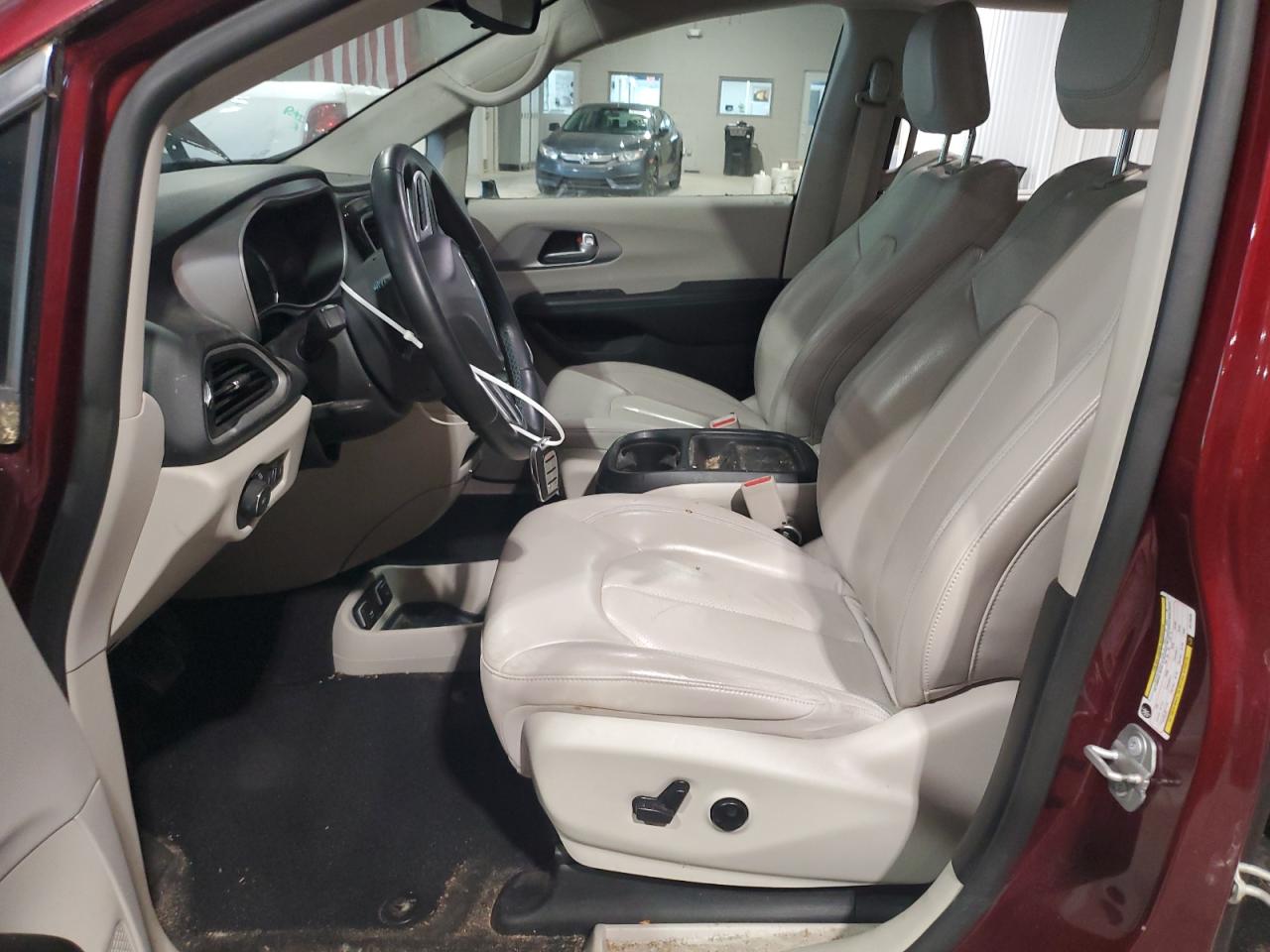 2018 Chrysler Pacifica Hybrid Touring L VIN: 2C4RC1L72JR178495 Lot: 56636175