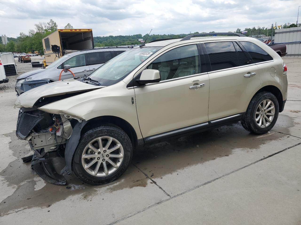 2011 Lincoln Mkx продається в Cahokia Heights, IL - Front End