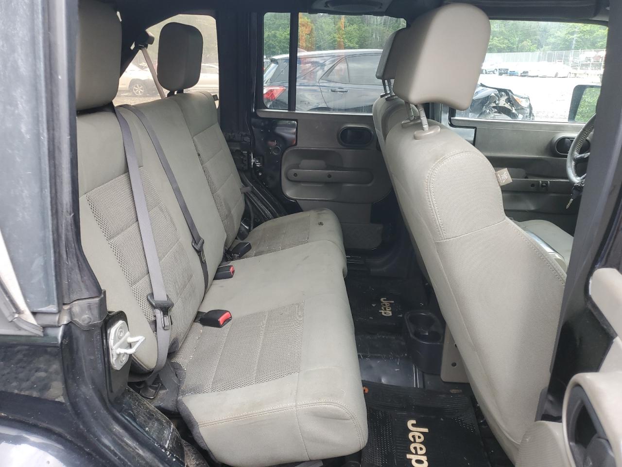 2008 Jeep Wrangler Unlimited Sahara VIN: 1J4GB59188L530593 Lot: 56827895