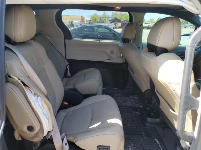 2024 TOYOTA SIENNA LE  