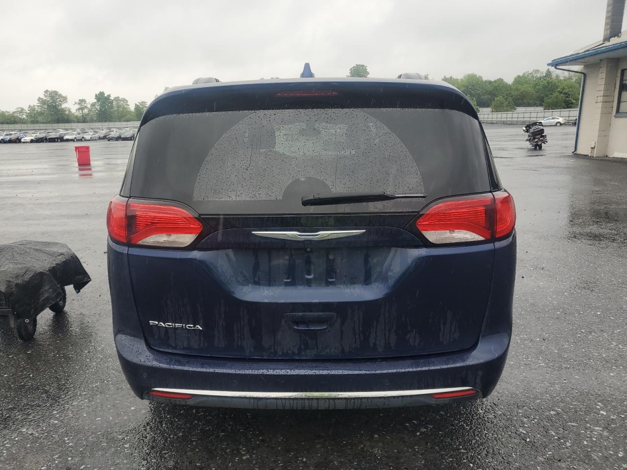 2017 Chrysler Pacifica Touring L VIN: 2C4RC1BGXHR794862 Lot: 56767055