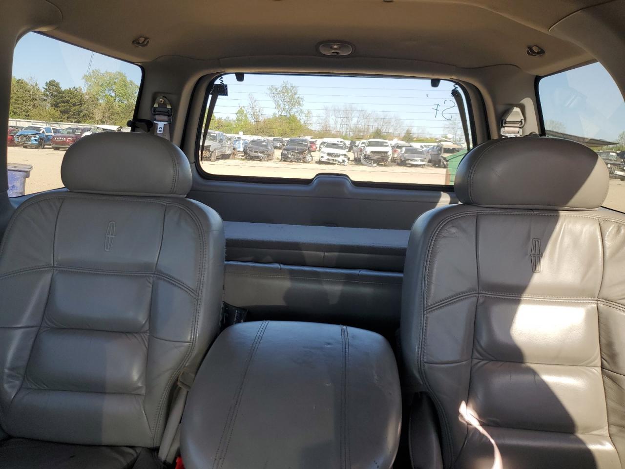 2001 Lincoln Navigator VIN: 5LMFU28R61LJ24800 Lot: 55736625