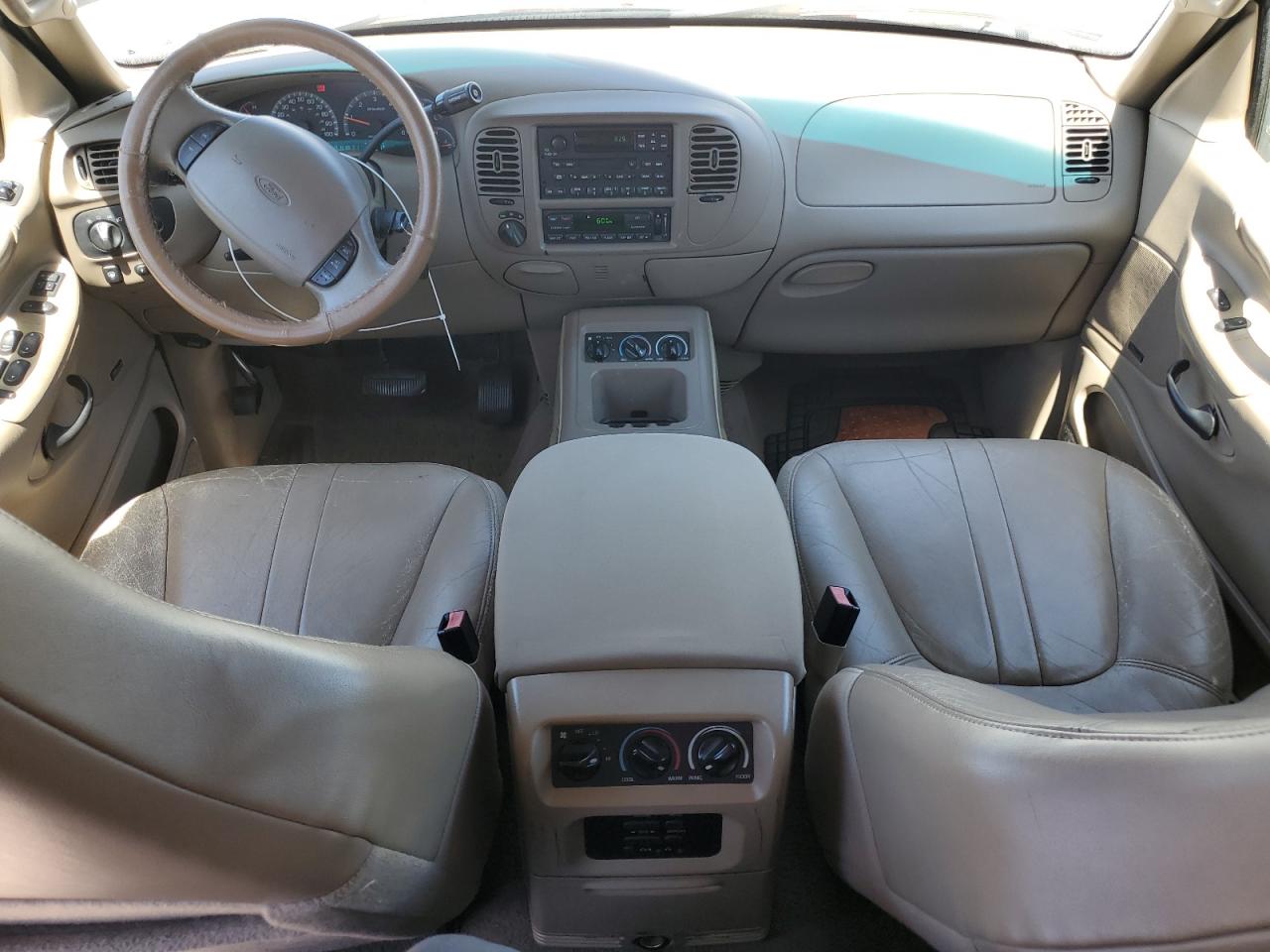 2001 Ford Expedition Eddie Bauer VIN: 1FMFU18L31LA98410 Lot: 56282365