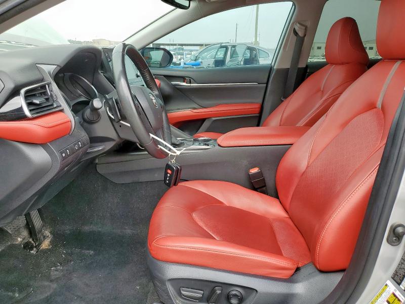 TOYOTA CAMRY 2023 Серебристый