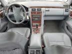 2001 Mercedes-Benz E 320 за продажба в Wichita, KS - All Over