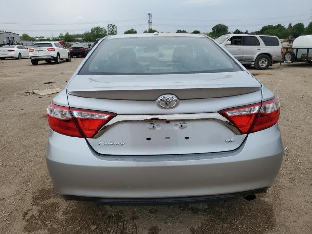  TOYOTA CAMRY 2017 Серебристый